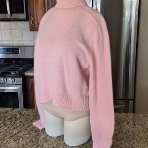 Vtg. Chaus 70% Lambwool, 20% Angora Rabbit Hair & 10% Nylon Turtleneck Sweater